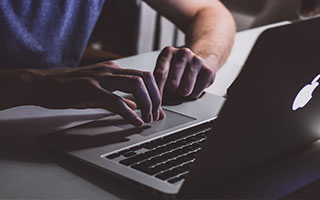 意甲德比蒙羞！假摔庆祝VS冬奥传奇，意大利足球丢的不止是一场胜利